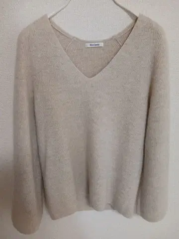 Whim Gazette 베이지 캐시미어 V넥 스웨터