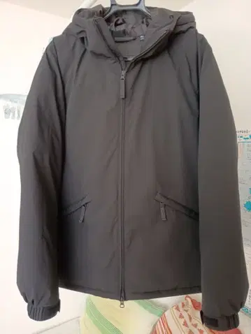 GU 아우터 블랙 L 사이즈 웜 패디드 후드티