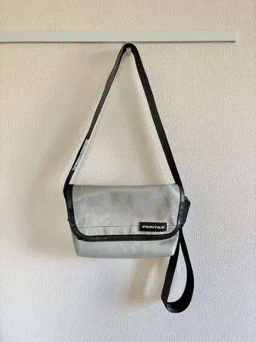 레어 그레이 FREITAG F41 HAWAII FIVE-0