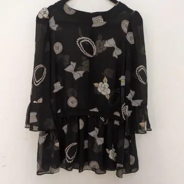 엠즈 그레이시 플라워 리본 프린트 블라우스