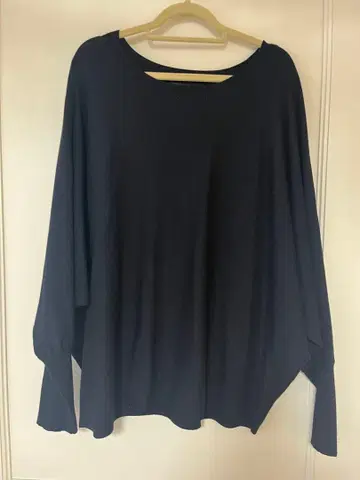 23구 네이비 돌먼 슬리브 니트