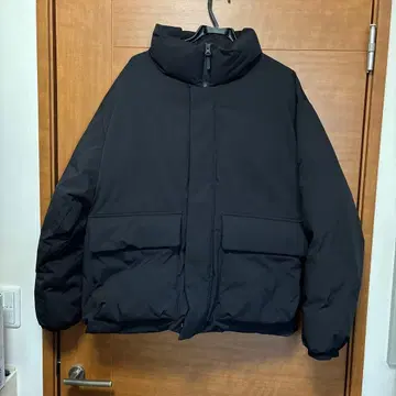 블랙 다운 자켓 하이넥