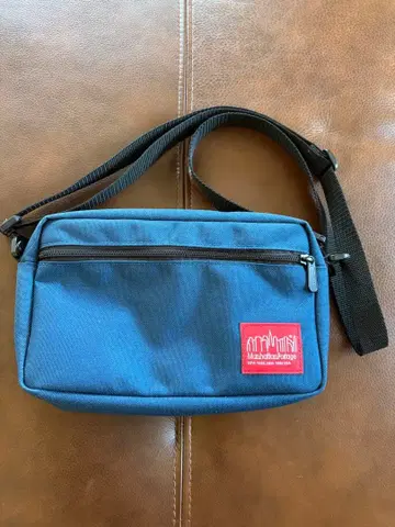 맨해튼 포티지 숄더백 네이비