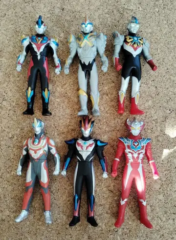 울트라맨 소프트 비닐 뉴 제너레이션 히어로즈 최강 타입 6체 세트