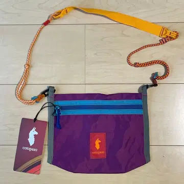 코토팍시 Lista 2L Lightweight Crossbody Bag