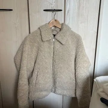 ZARA 베이지 보아 자켓