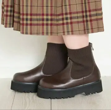 la farfa SHOES(라파 파 슈즈) 라운드 통굽 니트 부츠