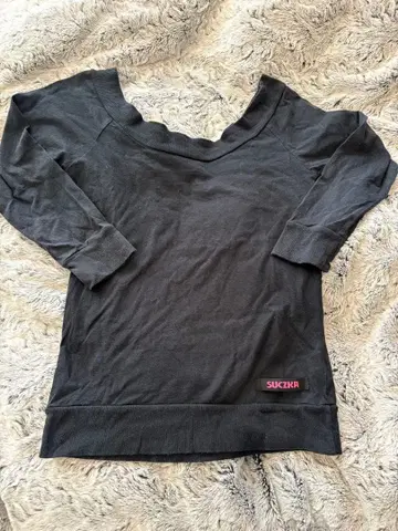 55DSL 오프숄더 5부 소매 T셔츠