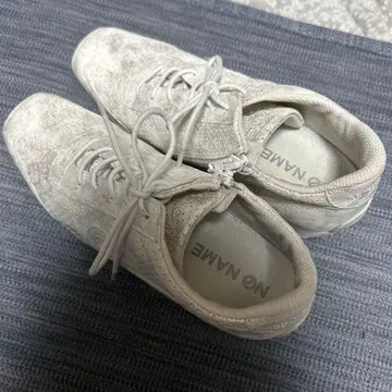 노네임 NO NAME 화이트 x 실버 스니커즈