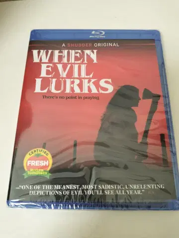 [ 미개봉 ] WHEN EVIL LURKS 수입반 Blu-ray