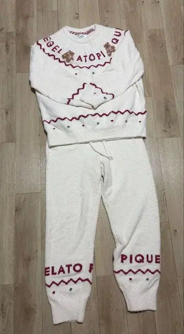 젤라또피케 노르딕 풀오버 & 롱 팬츠 세트