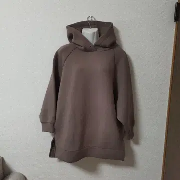 브라운 래글런 슬리브 후드 부착 후드티 MuRuA