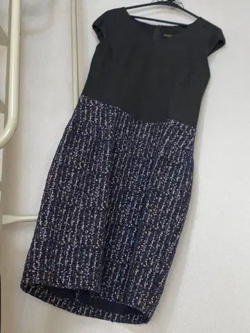 HIROKO KOSHINO 반팔 무릎 기장 고급스러운 원피스