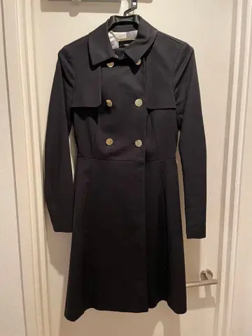 블랙 더블 브레스트 트렌치코트