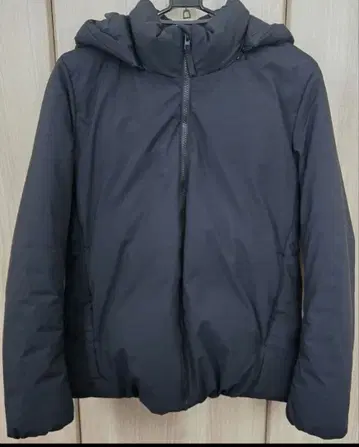 유니클로 하이브리드 다운 파카 블랙 L