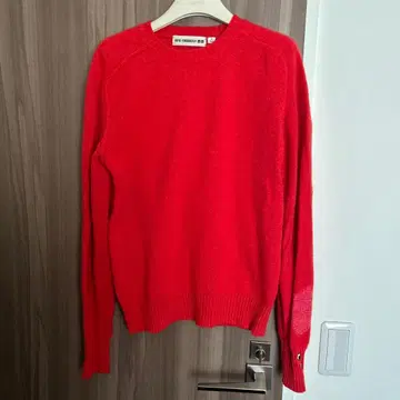 UNIQLO 콜라보 ANYA HINDMARCH 빨간색 긴팔 스웨터 M