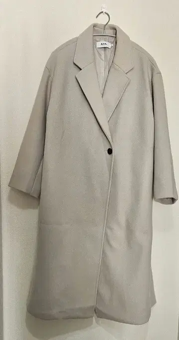 베이지 테일러드 자켓 사이드 슬릿