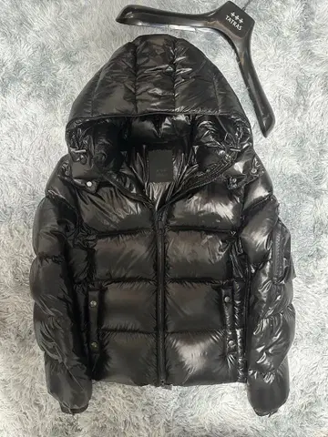 TATRAS BELBO 블랙 후드 부착 다운 자켓 새상품급!