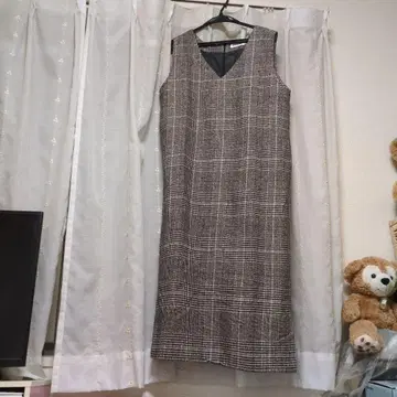 체크 무늬 슬리브리스 원피스