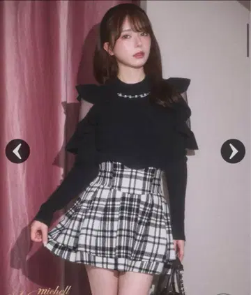 새상품급 미셸 마카롱 펄 프릴 니트탑