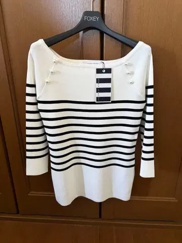 미사용 택 포함 보더애트발코니 니트 38