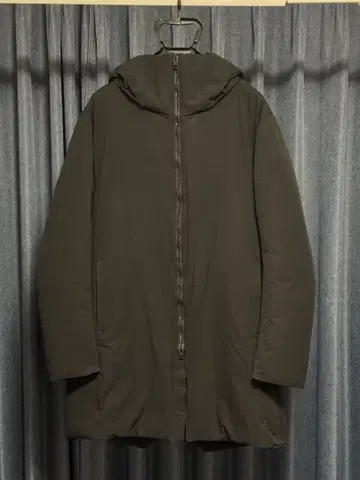 어태치먼트 다운 자켓