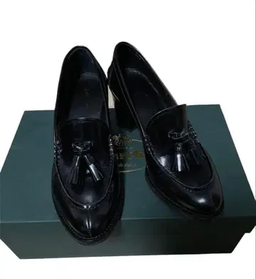 처치스 블랙 레더 태슬 로퍼 펌프스 천연 가죽