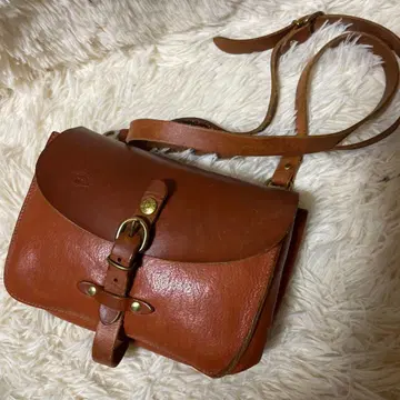 일비종떼 숄더백 쿠오이에트 플랩 미니백 가죽