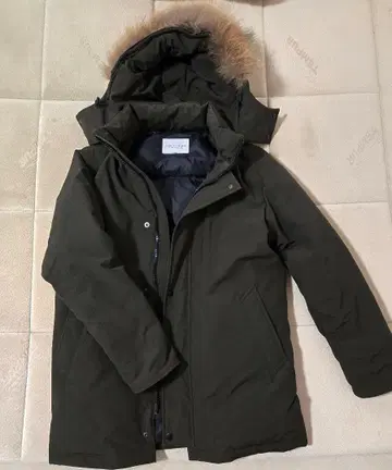 유나이티드 애로우즈 카키 다운 자켓 후드 부착