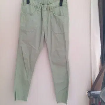 라이트 그린 캐주얼 팬츠 허리밴딩