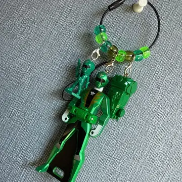 고카이저 스트랩 피규어 포함