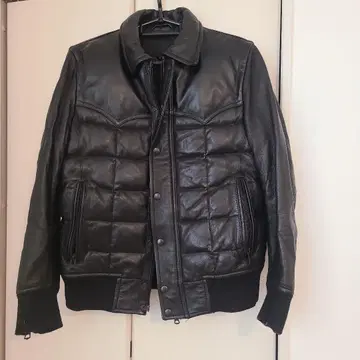 잭 로즈 블랙 가죽 다운 자켓