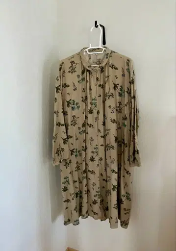 사만사 모스모스 꽃무늬 베이지 롱 원피스