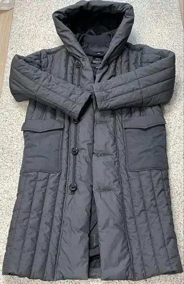 그레이 퀼팅 후드 부착 롱 코트