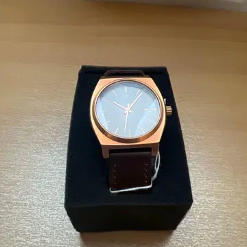 NIXON 닉슨 타임 텔러 NA0452001-00 브라운