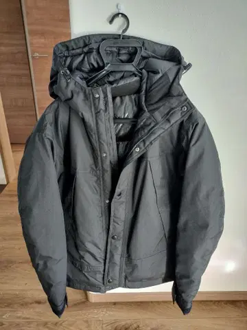 새상품급 워크맨 이지스 퓨전 다운 자켓 블랙 L 사이즈