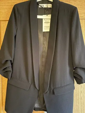 ZARA 블랙 자켓 S 사이즈