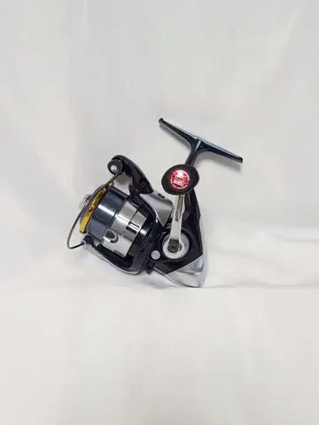 커스텀 노브 부착 12 뱅퀴시 1000S 스풀은 C2000S입니다.