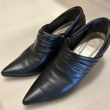 블랙 스틸레토 부츠 23cm