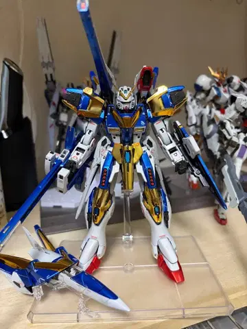 MG V2 어솔트 버스터 건담 티타늄 피니쉬