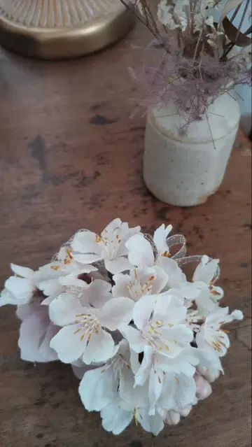 조화 리본 포함 사쿠라 코사지