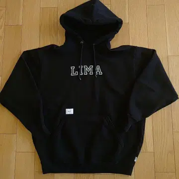 LIMA 프린트 블랙 후드 부착 후드티