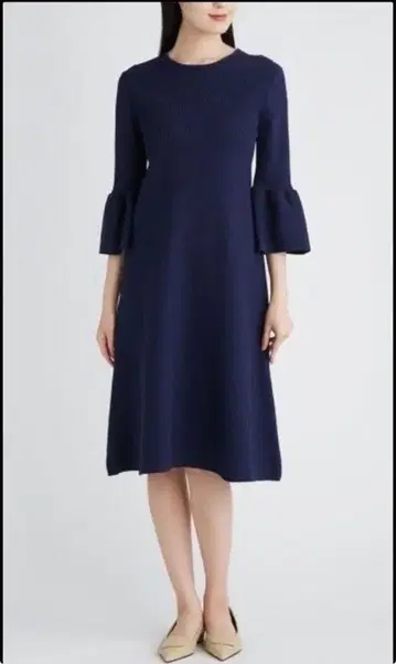 새상품 미라 오웬 커프스 볼륨 A라인 니트 원피스