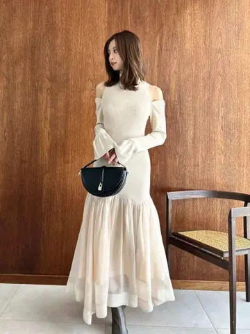 미사용 새상품 스나이델 Sustainable 콜드 숄더 니트 원피스