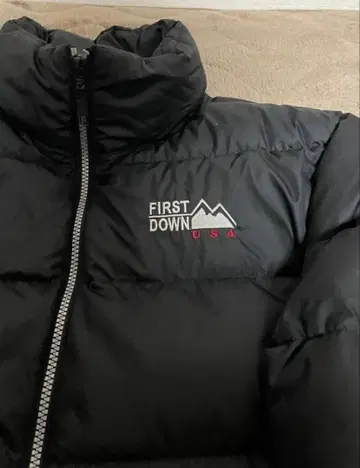 FIRST DOWN 블랙 다운 자켓