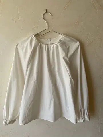 NOBLE 노블 화이트 긴팔 블라우스