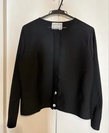 비어즐리 블랙 니트