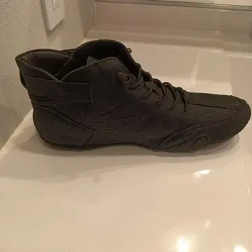 CLOHOO 블랙 하이컷 스니커즈