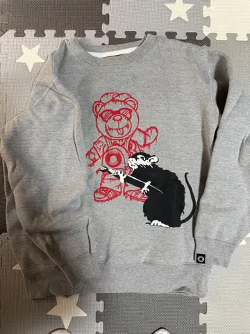 Example 그레이 맨투맨 Banksy