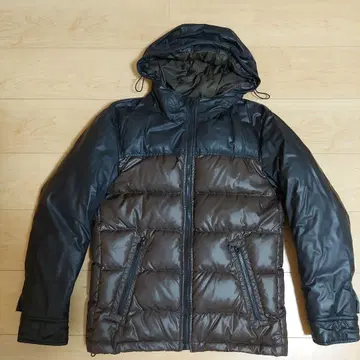 유니클로 프리미엄 다운 자켓 S 사이즈